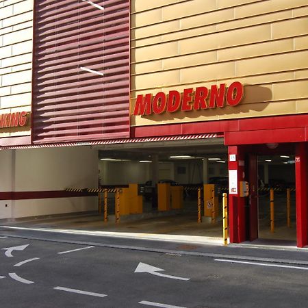 Appartamento Vicino Al Porto, Con Parcheggio Livorno Bagian luar foto