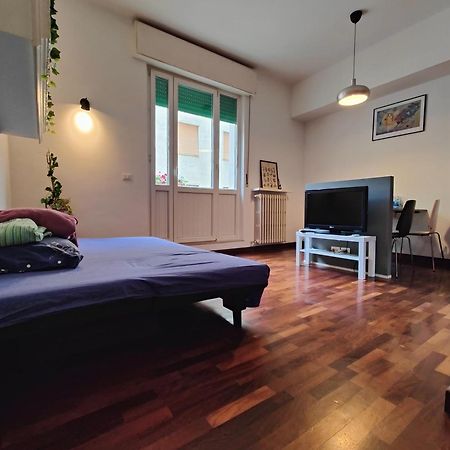 Appartamento Vicino Al Porto, Con Parcheggio Livorno Bagian luar foto