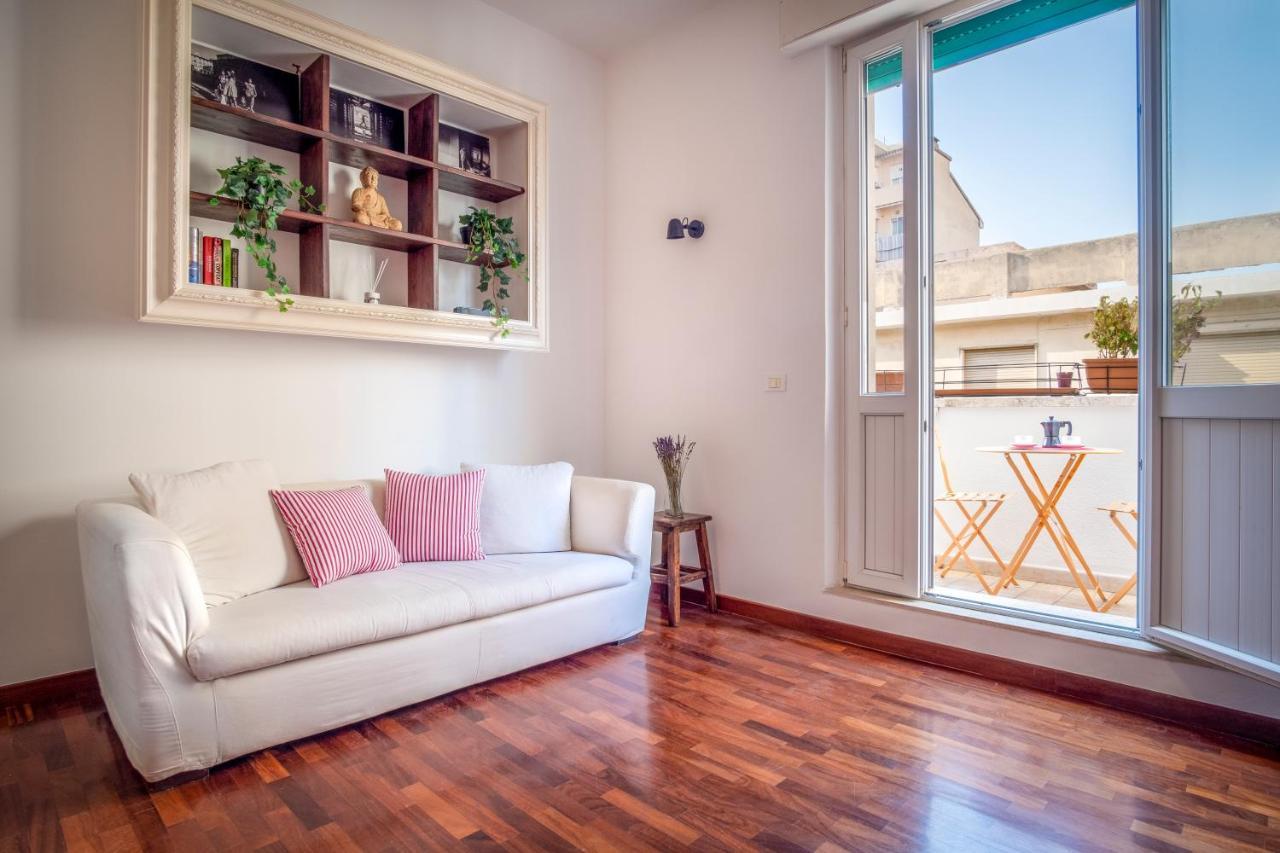 Appartamento Vicino Al Porto, Con Parcheggio Livorno Bagian luar foto